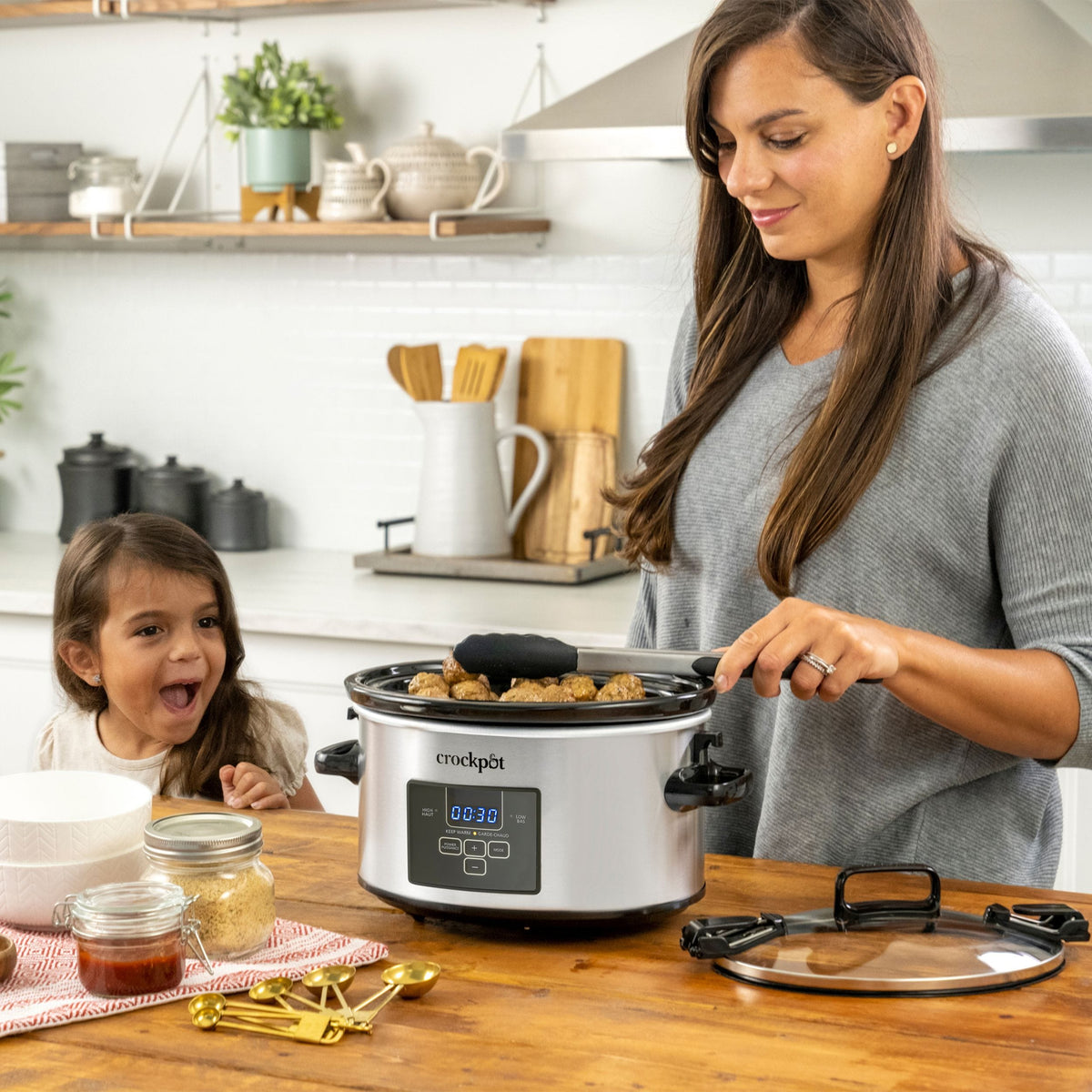 Digital Programmable Slow Cooker with Locking Lid, Feeds 4 People & More, Stainless Steel, 4-qt A3M7 - product image 5